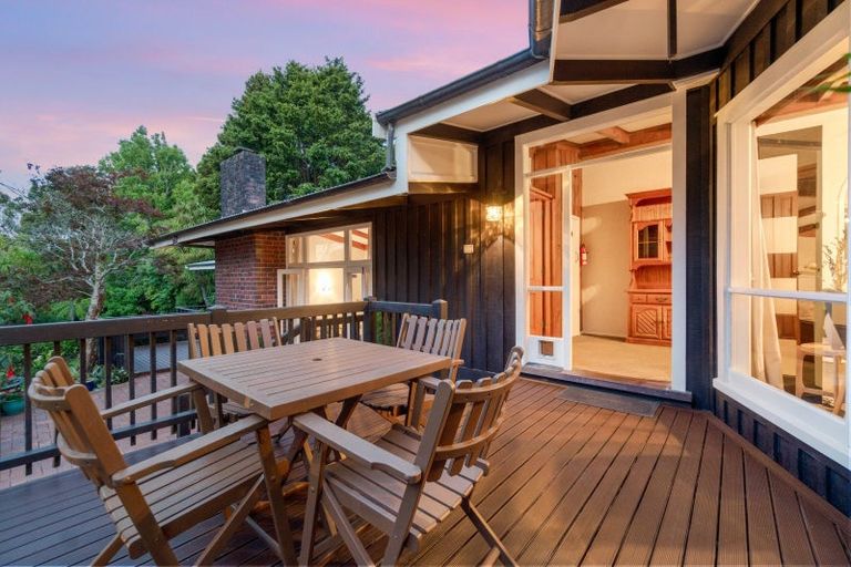 Photo of property in 232b Atkinson Road, Titirangi, Auckland, 0604