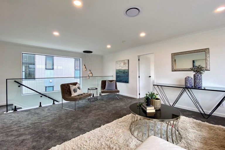 Photo of property in 10 Kotuitui Drive, Wainui, 0992