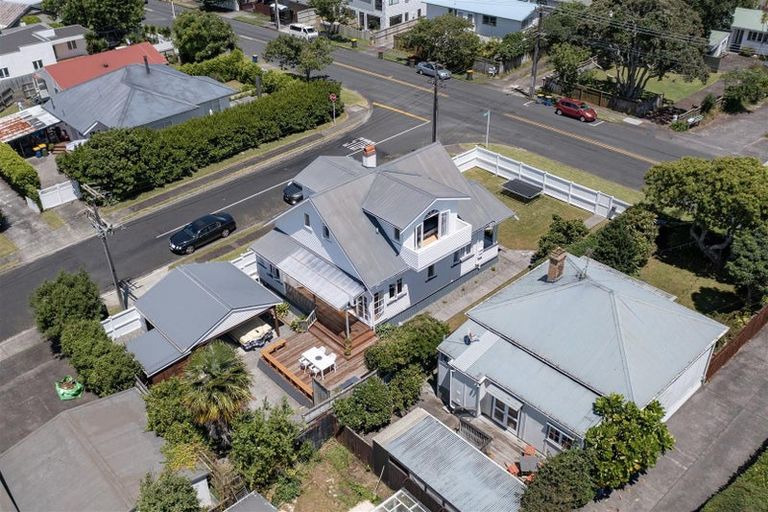 Photo of property in 86 Astley Avenue, New Lynn, Auckland, 0600