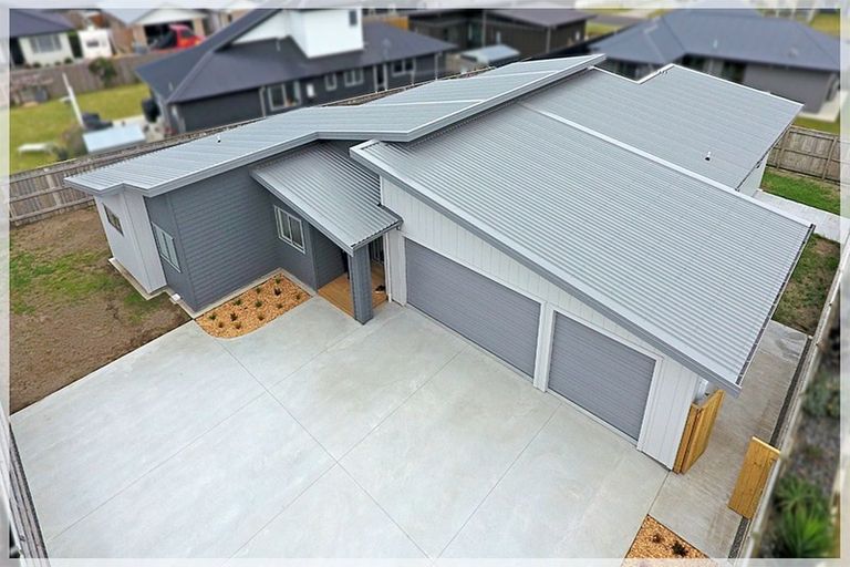 Photo of property in 19 Forbes Road, Foxton Beach, Foxton, 4815