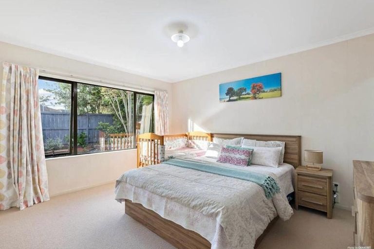 Photo of property in 15 Ironstone Place, Randwick Park, Auckland, 2105