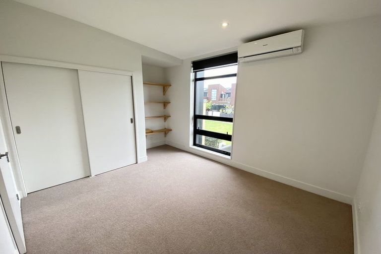 Photo of property in 19 Isitt Road, Hobsonville, Auckland, 0616