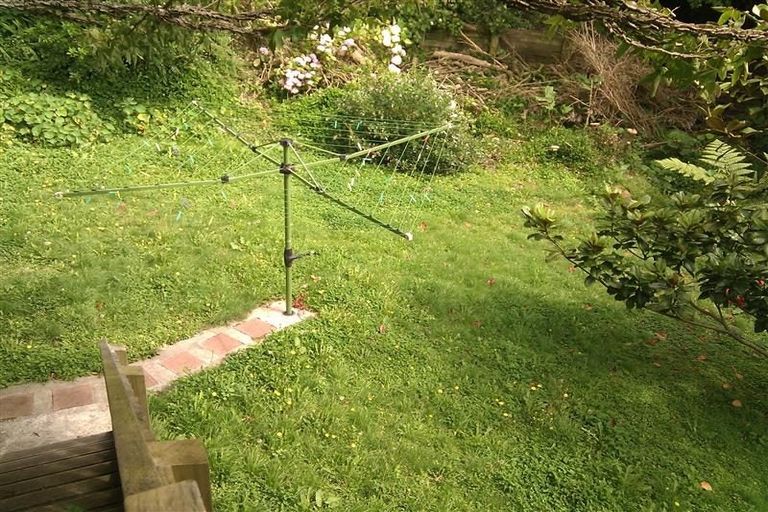 Photo of property in 50 Apuka Street, Brooklyn, Wellington, 6021