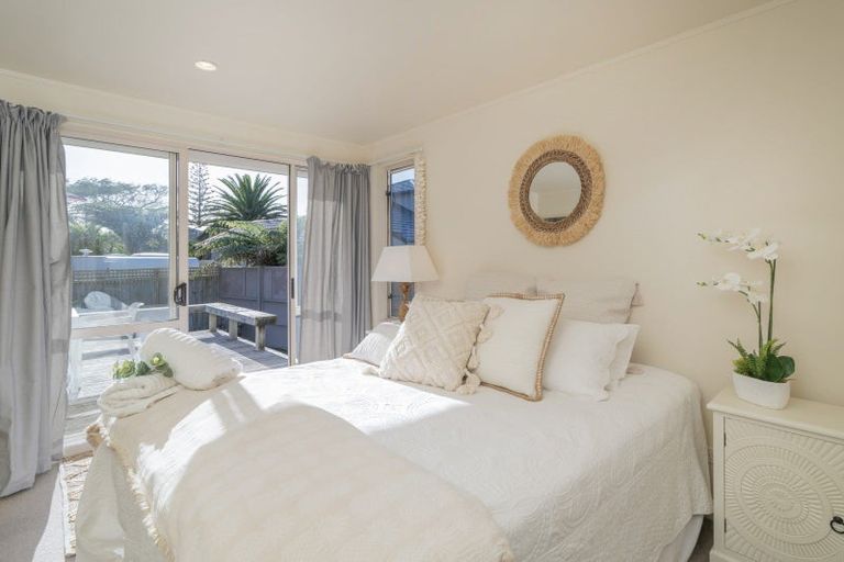 Photo of property in 37 Hahei Beach Road, Hahei, Whitianga, 3591