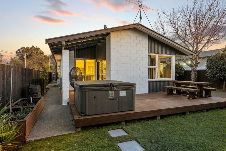 Photo of property in 29 Sturrocks Road, Redwood, Christchurch, 8051