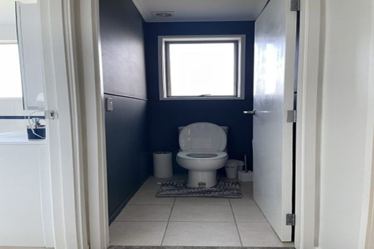 Photo of property in 28a Waimumu Road, Massey, Auckland, 0614