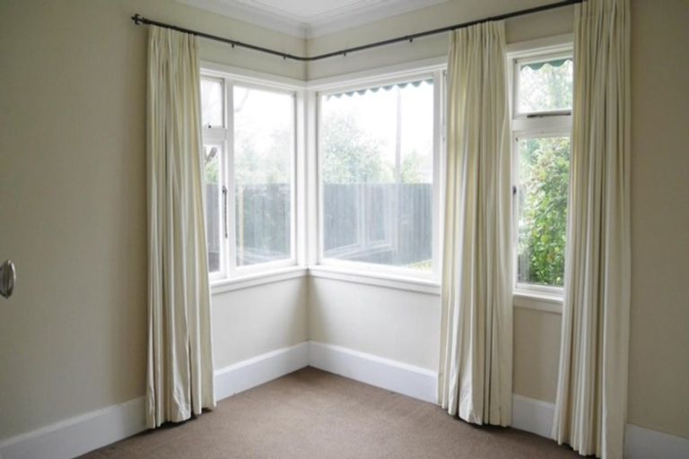 Photo of property in 35 Weka Street, Fendalton, Christchurch, 8041