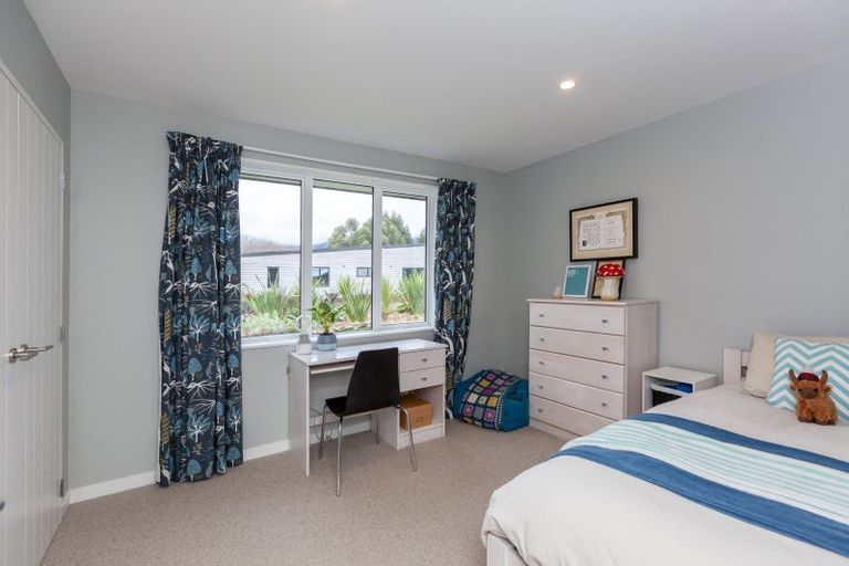 Photo of property in 20 Te Heke Place, Waikanae, 5036