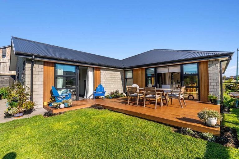Photo of property in 30 Hayward Place, Ohauiti, Tauranga, 3112
