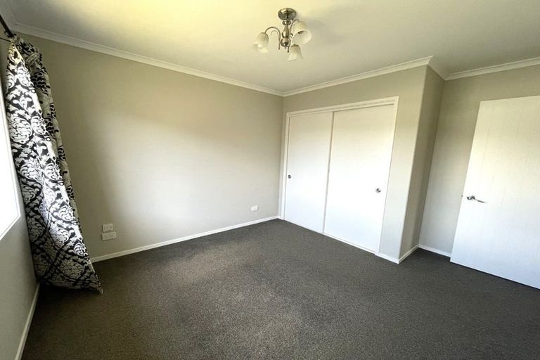 Photo of property in 6 Rayner Way, Glen Avon, New Plymouth, 4312