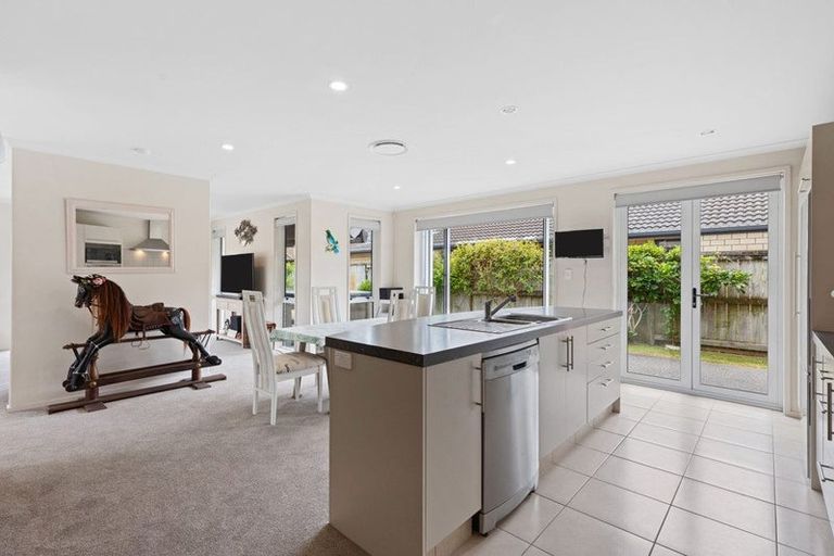 Photo of property in 65 Carrington Drive, Papamoa Beach, Papamoa, 3118