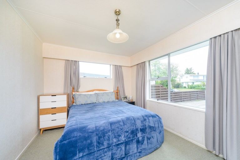 Photo of property in 11 Raglan Avenue, Cloverlea, Palmerston North, 4412