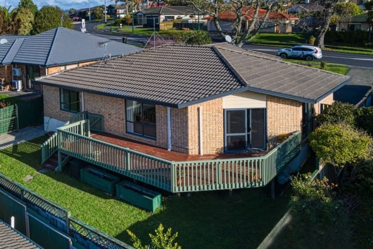 Photo of property in 3a Summerland Drive, Henderson, Auckland, 0612