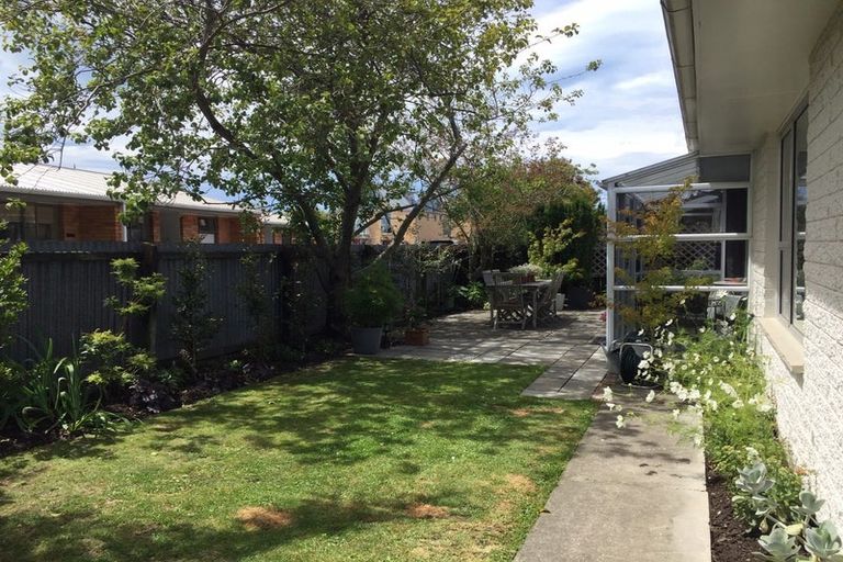 Photo of property in 75a Picton Avenue, Riccarton, Christchurch, 8011