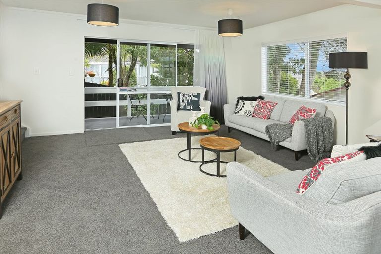 Photo of property in 1/37 Rhinevale Close, Henderson, Auckland, 0612