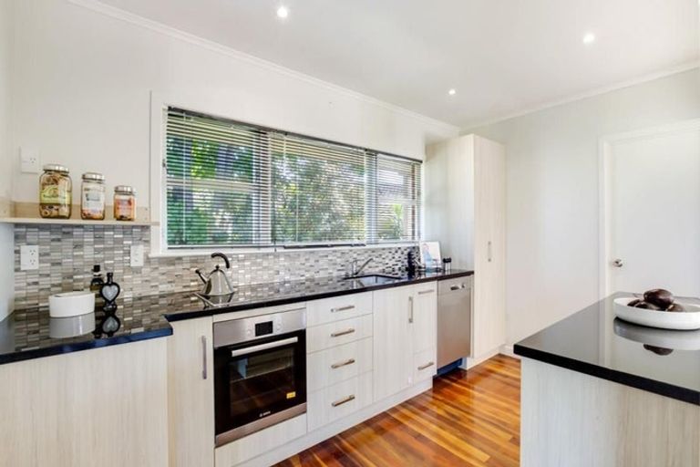 Photo of property in 37 Millen Avenue, Pakuranga, Auckland, 2010