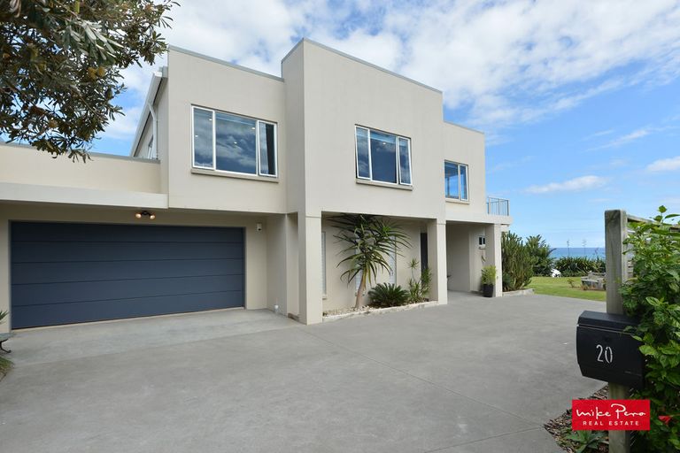 Photo of property in 20 Coates Avenue, Baylys Beach, Dargaville, 0377