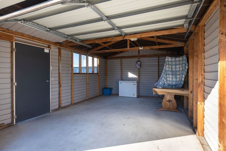 Photo of property in 37 Wallace Place, Westown, New Plymouth, 4310