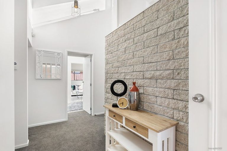 Photo of property in 7/35 Swanson Road, Henderson, Auckland, 0610