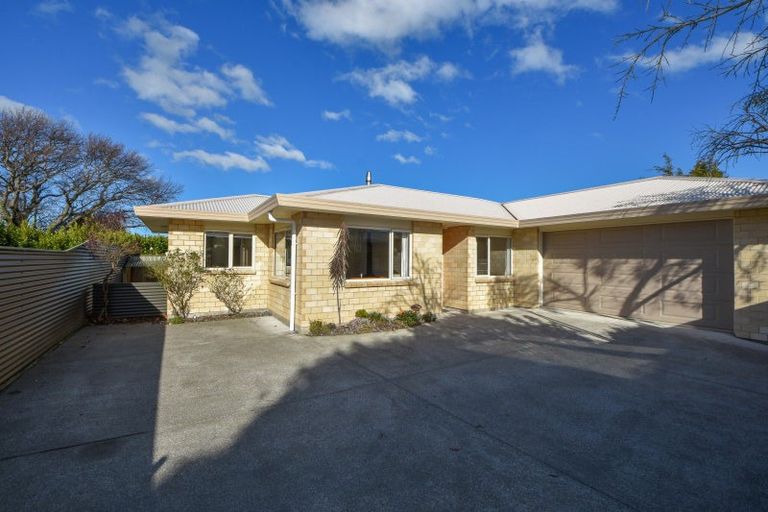 Photo of property in 242a High Street North, Carterton, 5713