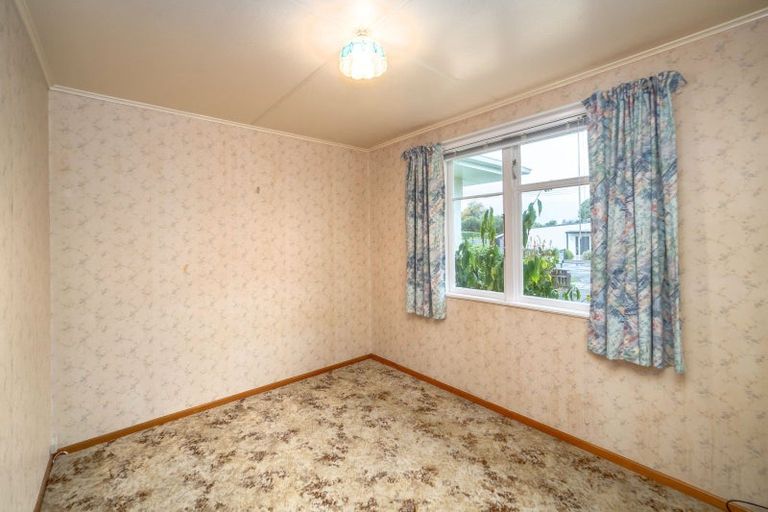 Photo of property in 16 Taylor Street, Carterton, 5713