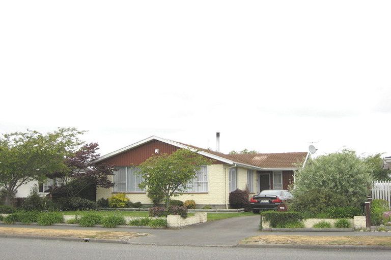 Photo of property in 151 Queenspark Drive, Parklands, Christchurch, 8083