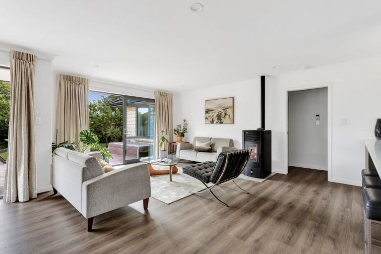 Photo of property in 24 Honiss Place, Cambridge, 3434