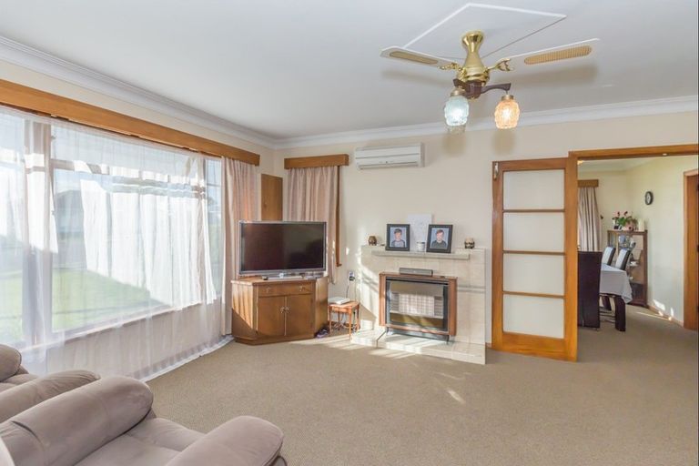 Photo of property in 39 Carlisle Street, Levin, 5510