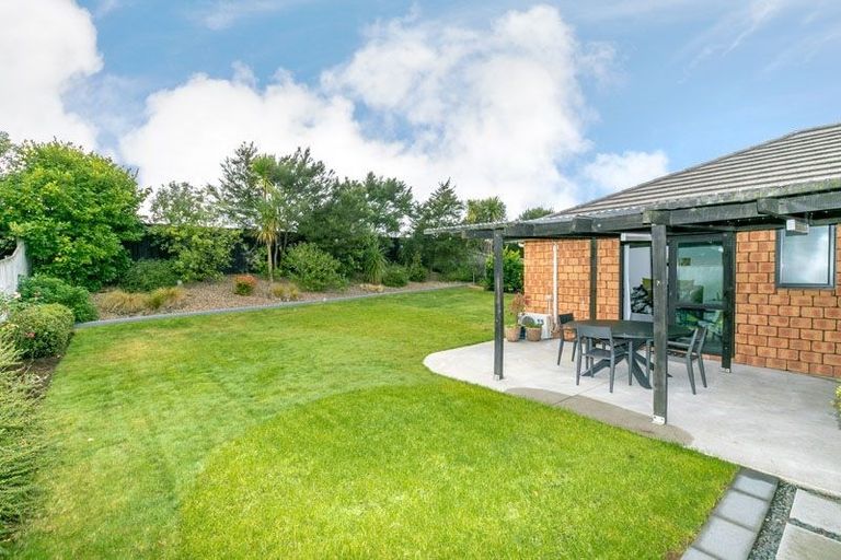 Photo of property in 17 Te Ironui Place, Huntington, Hamilton, 3210