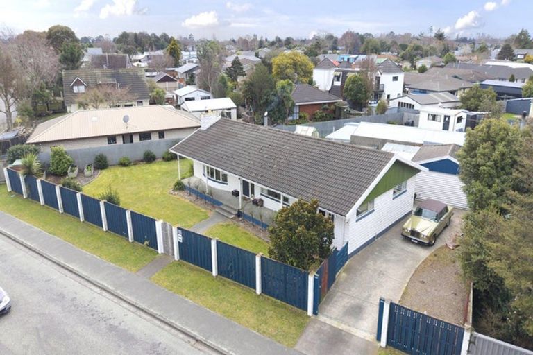 Photo of property in 8 Gibbs Drive, Woodend, 7610