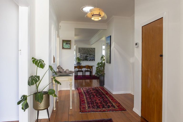 Photo of property in 2 Dale Street, Lower Vogeltown, New Plymouth, 4310