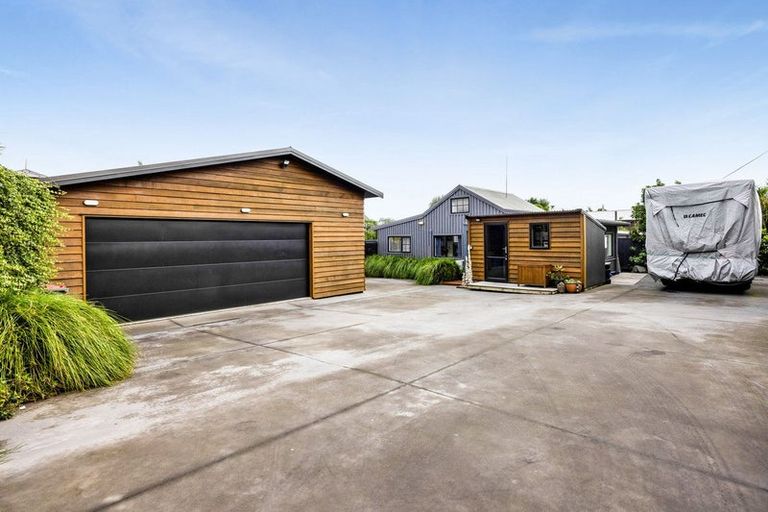 Photo of property in 11a Mace Terrace, Oakura, 4314