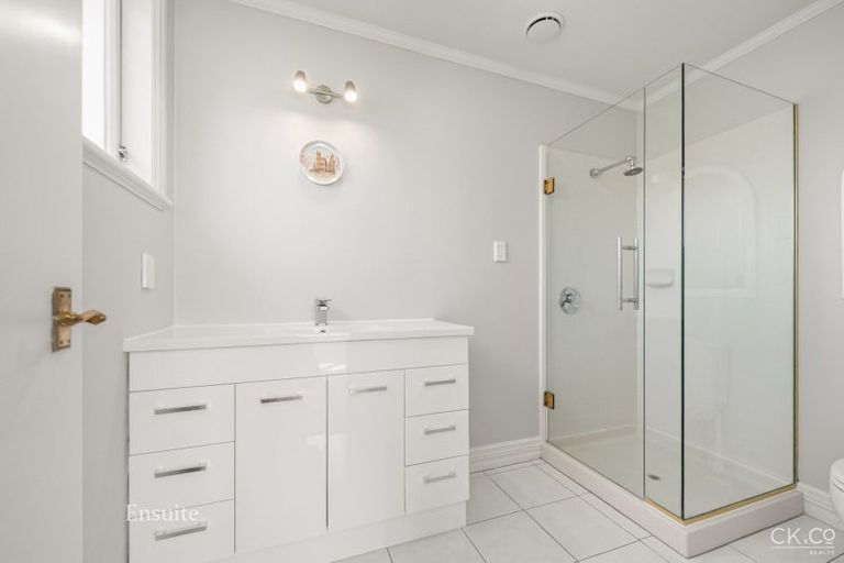 Photo of property in 4/125 Woburn Road, Woburn, Lower Hutt, 5010