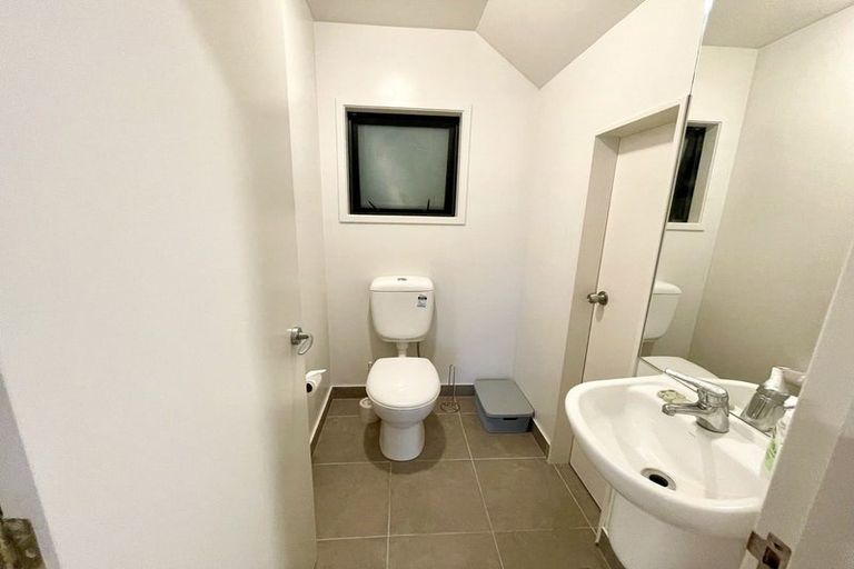 Photo of property in 149 Kelburn Parade, Kelburn, Wellington, 6012