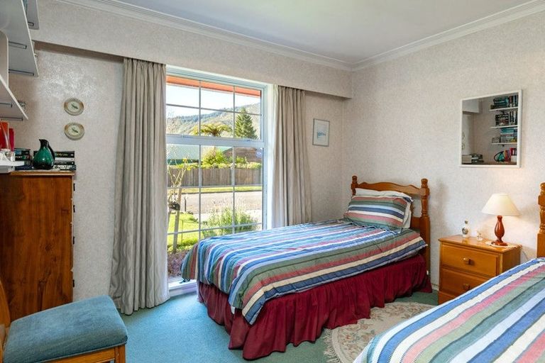 Photo of property in 16 Huia Street, Waikawa, Picton, 7220
