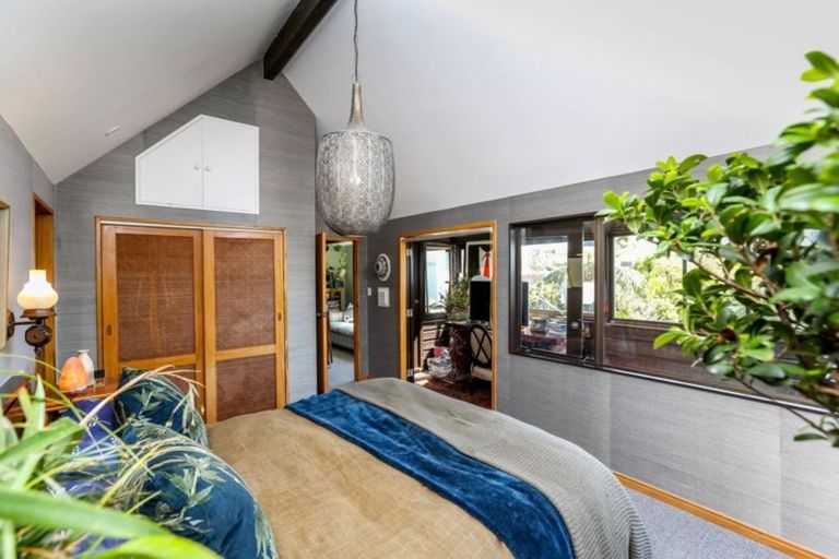 Photo of property in 319 Mangorei Road, Merrilands, New Plymouth, 4312