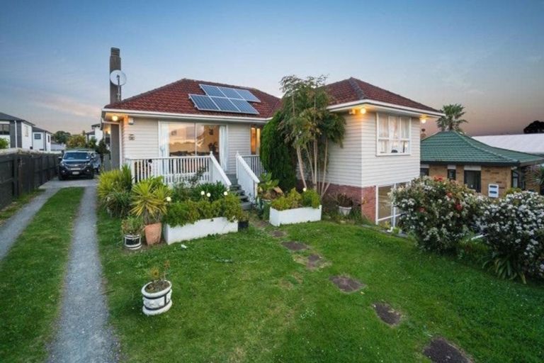 Photo of property in 28 Wayne Drive, Mangere, Auckland, 2022