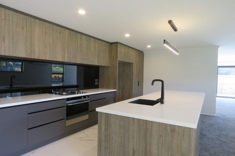 Photo of property in 5 Mackillop Way, Brooklands, New Plymouth, 4310