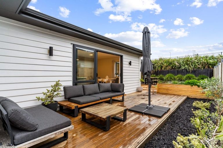 Photo of property in 99 Vinistra Road, Huapai, Kumeu, 0810