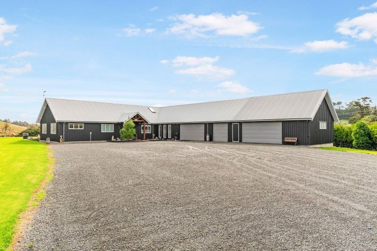 Photo of property in 104 Foster Road, Kumeu, 0891