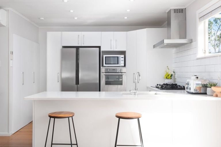 Photo of property in 8a Grande Vue Road, Papatoetoe, Auckland, 2025