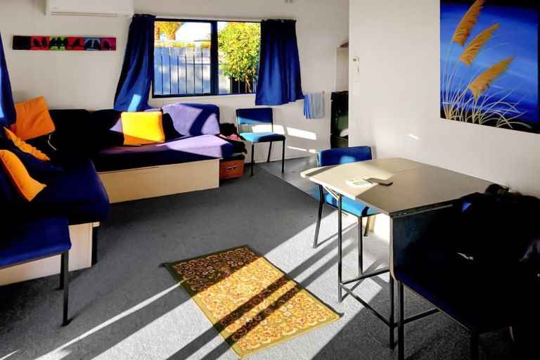 Photo of property in 2 Waireka Road, Omata, New Plymouth, 4374