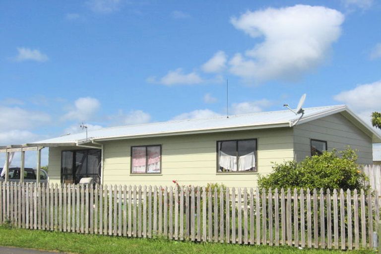 Photo of property in 2/12 Templeton Place, Clendon Park, Auckland, 2103