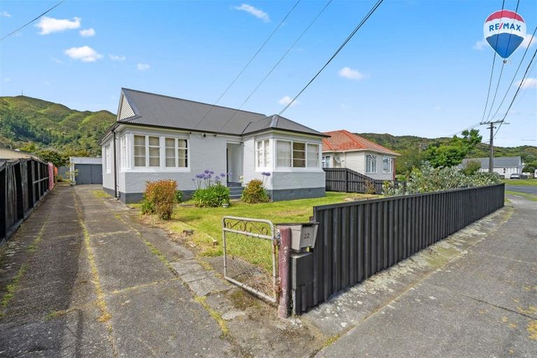 Photo of property in 22 Shearer Crescent, Naenae, Lower Hutt, 5011