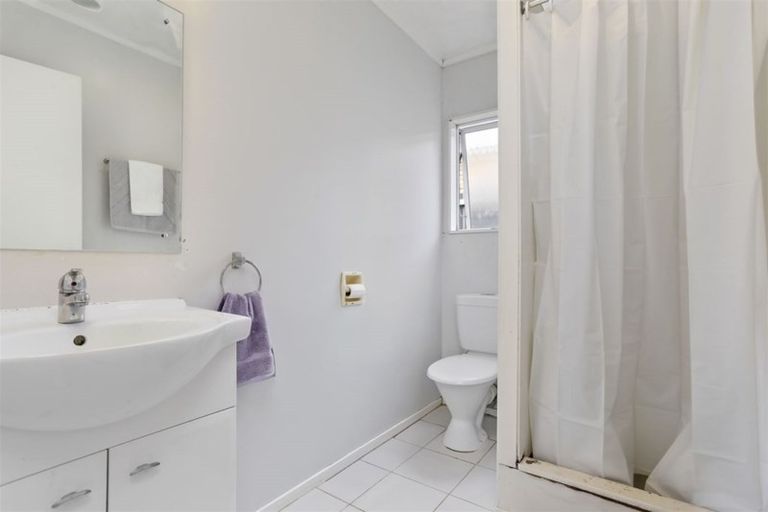 Photo of property in 5 Dennis Road, Papatoetoe, Auckland, 2025