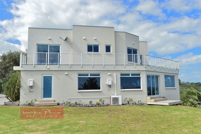 Photo of property in 20 Coates Avenue, Baylys Beach, Dargaville, 0377
