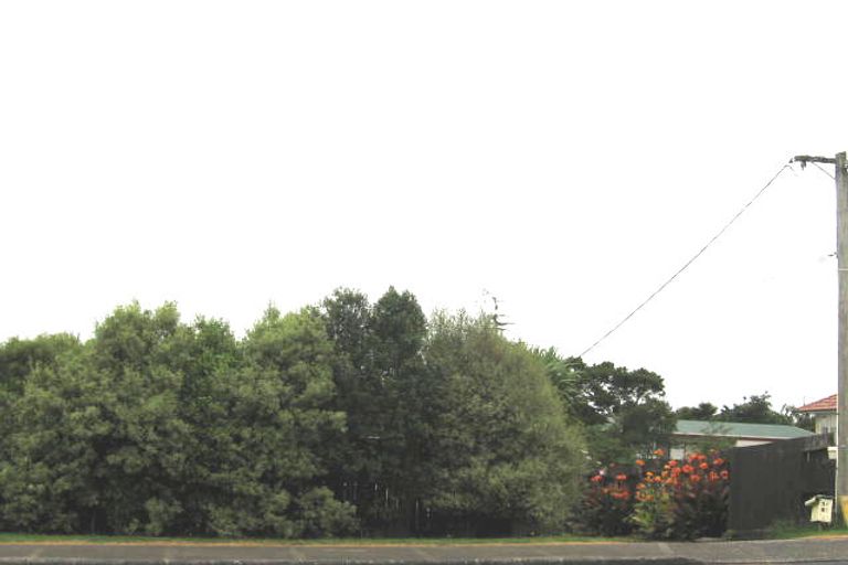 Photo of property in 1/97 Birkdale Road, Birkdale, Auckland, 0626