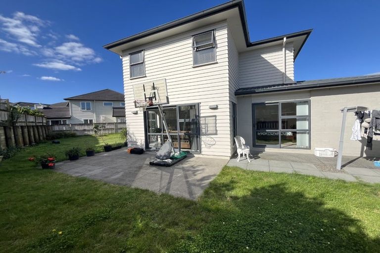 Photo of property in 31 Edgewater Drive, Karaka, Papakura, 2113