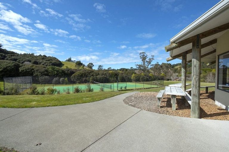 Photo of property in 53 Rautahi Terrace, Redvale, Albany, 0792