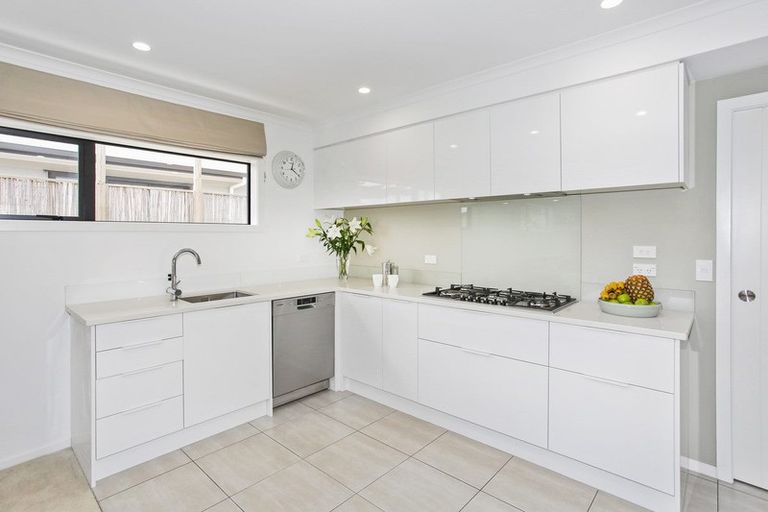 Photo of property in 6 Rees Way, Tuakau, 2121